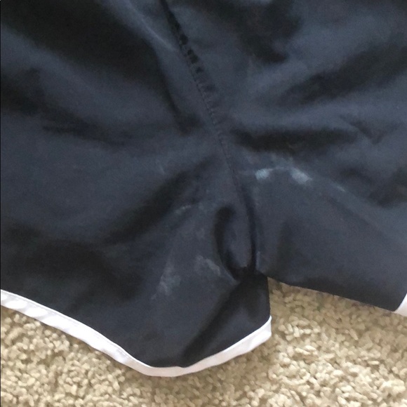 Black nike shorts - Picture 3 of 3